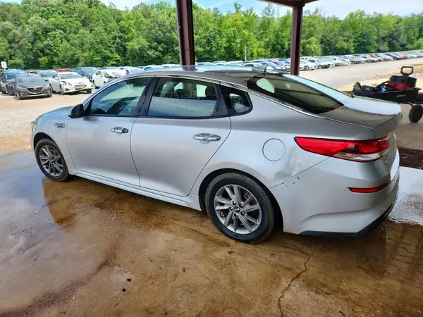 5XXGT4L30LG387641 2020 KIA OPTIMA - Image 2