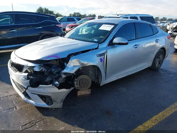 5XXGT4L30LG390295 2020 KIA OPTIMA - Image 2