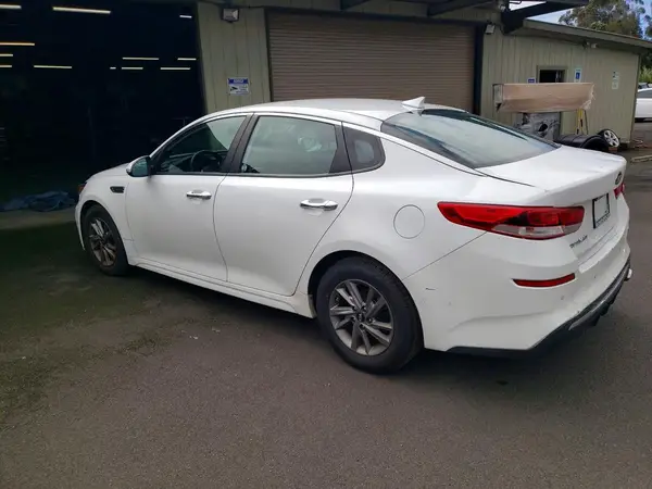 5XXGT4L30LG393004 2020 KIA OPTIMA - Image 2
