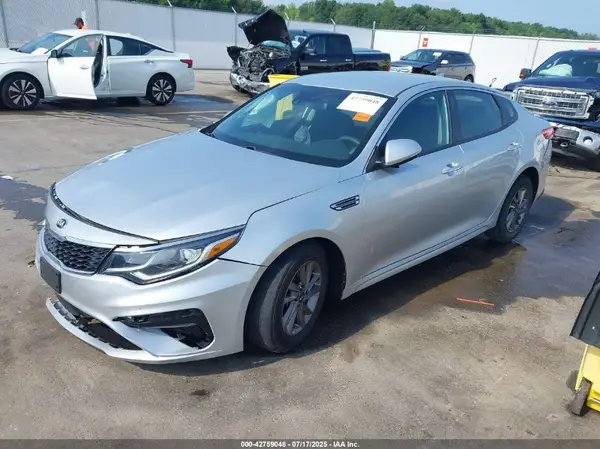 5XXGT4L30LG403546 2020 KIA OPTIMA - Image 2