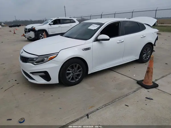 5XXGT4L30LG411551 2020 KIA OPTIMA - Image 2