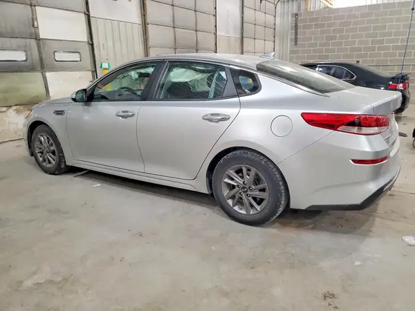 5XXGT4L30LG411789 2020 KIA OPTIMA - Image 2