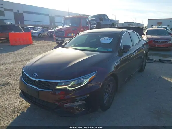 5XXGT4L30LG418810 2020 KIA OPTIMA - Image 2