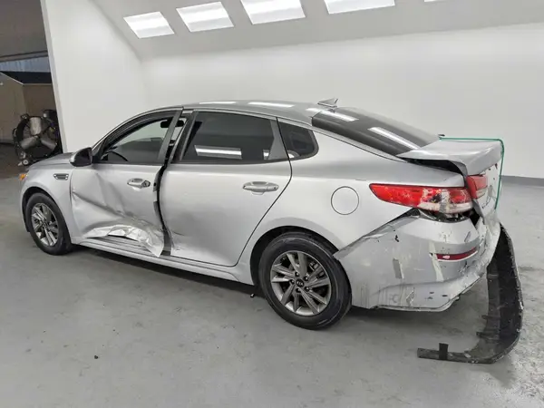 5XXGT4L30LG422775 2020 KIA OPTIMA - Image 2