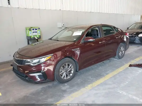 5XXGT4L30LG423134 2020 KIA OPTIMA - Image 2