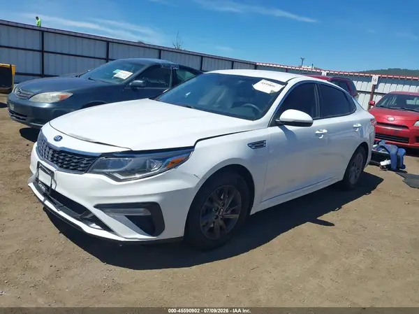 5XXGT4L30LG425773 2020 KIA OPTIMA - Image 2