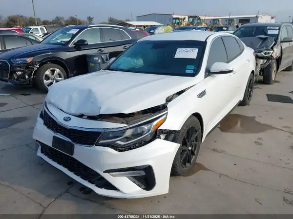5XXGT4L30LG429239 2020 KIA OPTIMA - Image 2
