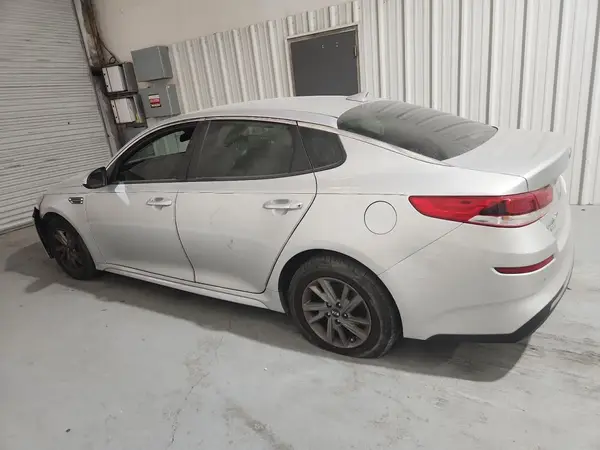 5XXGT4L30LG435607 2020 KIA OPTIMA - Image 2