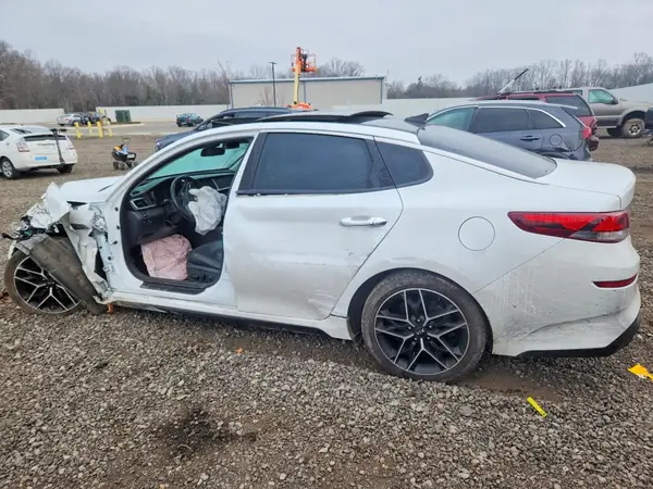 5XXGT4L30LG441567 2020 KIA OPTIMA - Image 2
