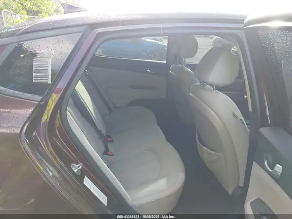 5XXGT4L31GG001377 2016 KIA OPTIMA - Image 8