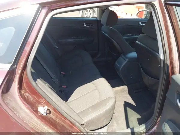5XXGT4L31GG001735 2016 KIA OPTIMA - Image 8