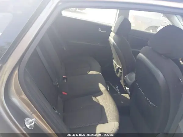 5XXGT4L31GG001783 2016 KIA OPTIMA - Image 8