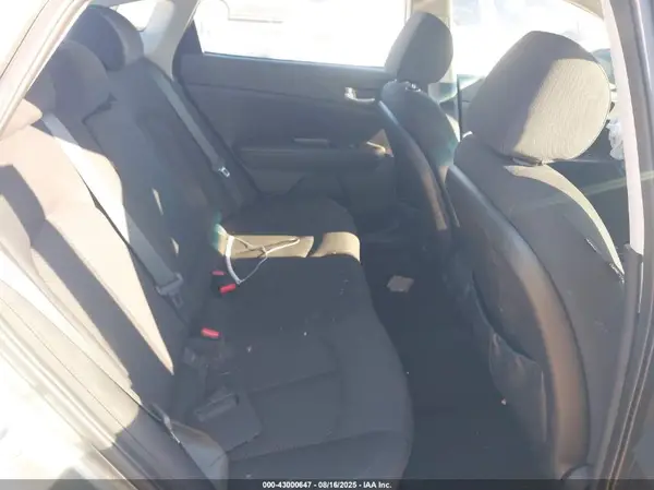 5XXGT4L31GG006935 2016 KIA OPTIMA - Image 8