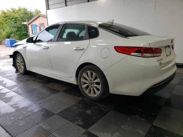 5XXGT4L31GG014680 2016 KIA OPTIMA - Image 2