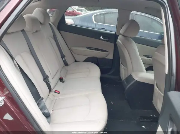 5XXGT4L31GG027137 2016 KIA OPTIMA - Image 8