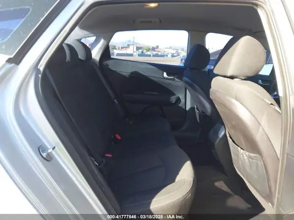 5XXGT4L31GG027977 2016 KIA OPTIMA - Image 8