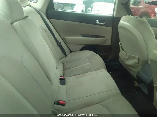 5XXGT4L31GG028983 2016 KIA OPTIMA - Image 8