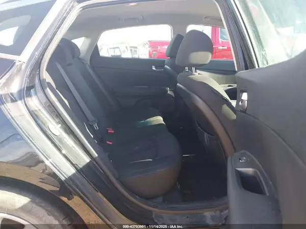 5XXGT4L31GG036131 2016 KIA OPTIMA - Image 8