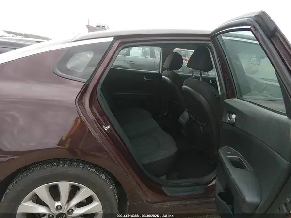 5XXGT4L31GG037327 2016 KIA OPTIMA - Image 8