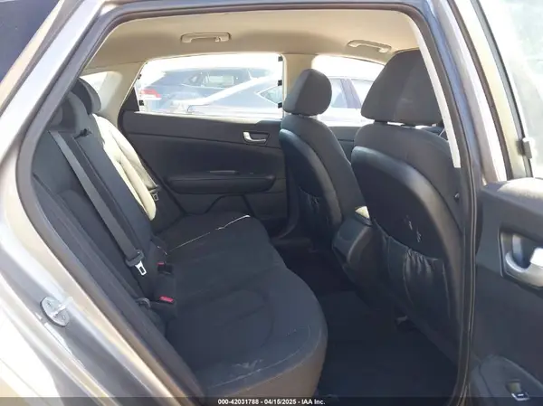5XXGT4L31GG044018 2016 KIA OPTIMA - Image 8