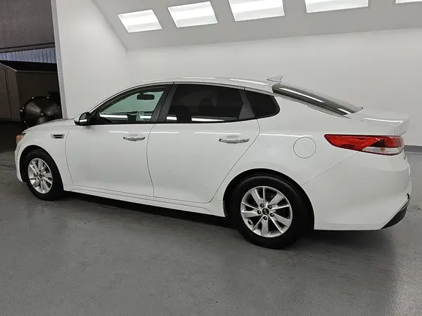5XXGT4L31GG046299 2016 KIA OPTIMA - Image 2