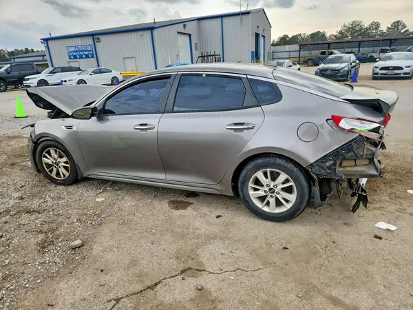5XXGT4L31GG047565 2016 KIA OPTIMA - Image 2