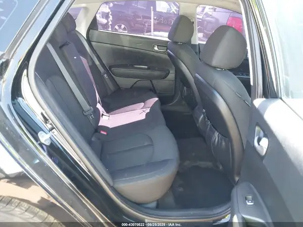 5XXGT4L31GG049994 2016 KIA OPTIMA - Image 8