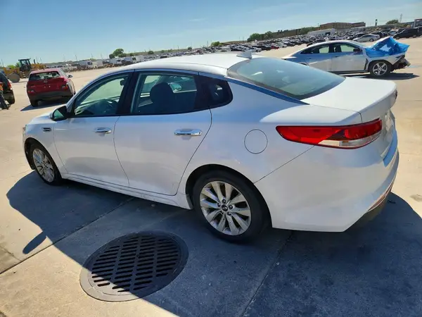 5XXGT4L31GG060140 2016 KIA OPTIMA - Image 2