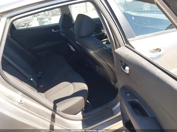 5XXGT4L31GG061224 2016 KIA OPTIMA - Image 8
