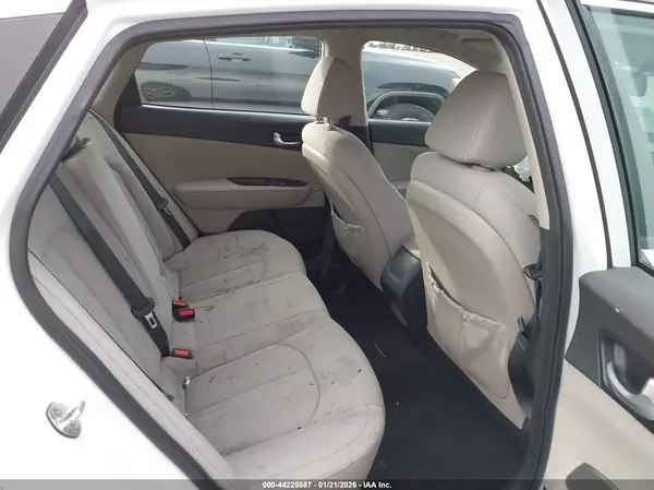 5XXGT4L31GG064463 2016 KIA OPTIMA - Image 8