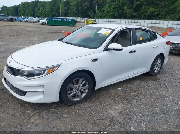5XXGT4L31GG065368 2016 KIA OPTIMA - Image 2