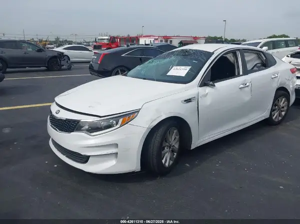 5XXGT4L31GG072322 2016 KIA OPTIMA - Image 2