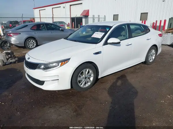 5XXGT4L31GG074944 2016 KIA OPTIMA - Image 2