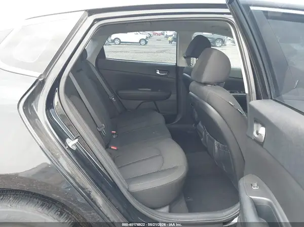5XXGT4L31GG084826 2016 KIA OPTIMA - Image 8