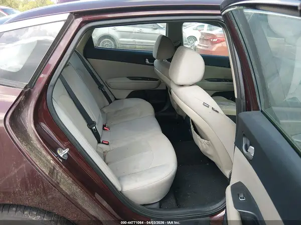 5XXGT4L31GG100197 2016 KIA OPTIMA - Image 8