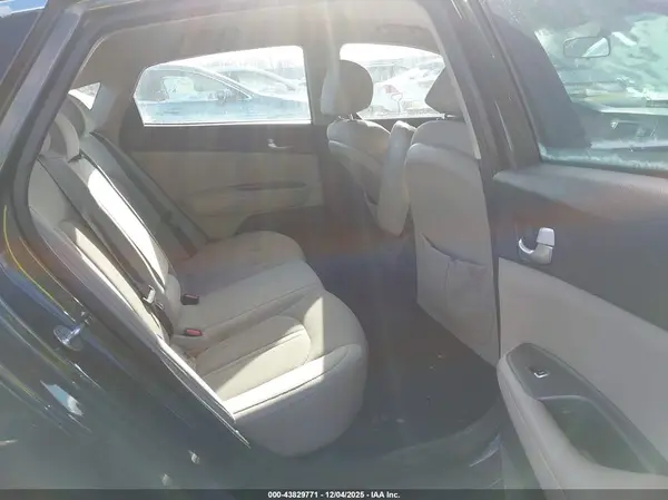 5XXGT4L31GG111426 2016 KIA OPTIMA - Image 8