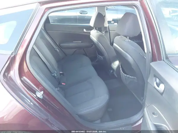 5XXGT4L31GG120028 2016 KIA OPTIMA - Image 8