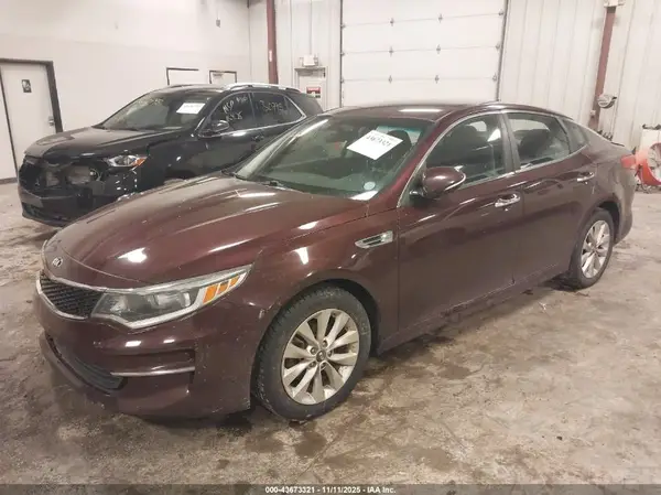 5XXGT4L31HG123657 2017 KIA OPTIMA - Image 2