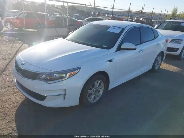 5XXGT4L31HG143651 2017 KIA OPTIMA - Image 2