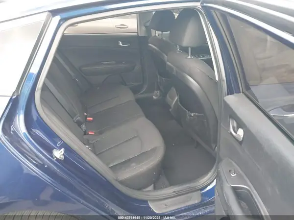 5XXGT4L31HG144590 2017 KIA OPTIMA - Image 8