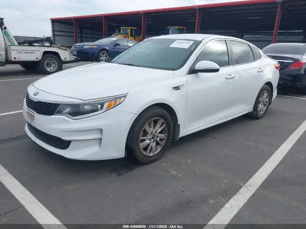 5XXGT4L31HG147554 2017 KIA OPTIMA - Image 2