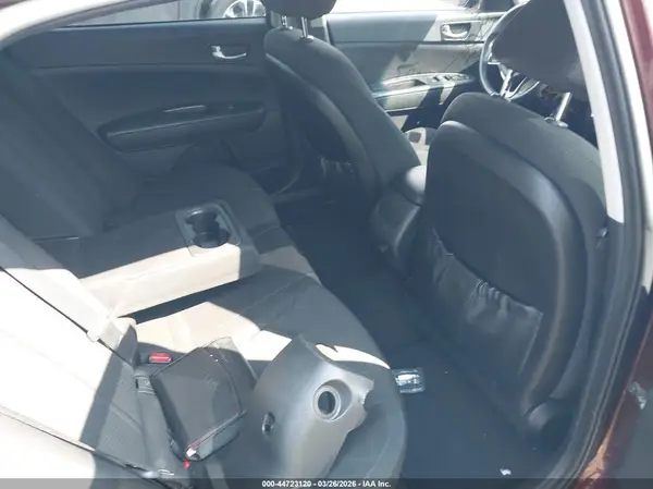5XXGT4L31HG147828 2017 KIA OPTIMA - Image 8