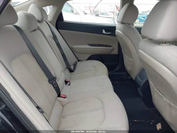 5XXGT4L31HG156643 2017 KIA OPTIMA - Image 8