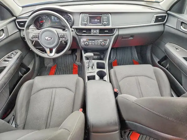 5XXGT4L31HG163043 2017 KIA OPTIMA - Image 8