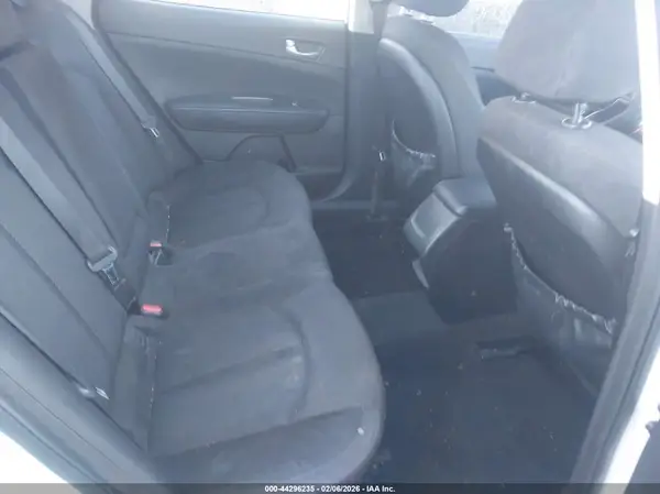 5XXGT4L31HG166377 2017 KIA OPTIMA - Image 8