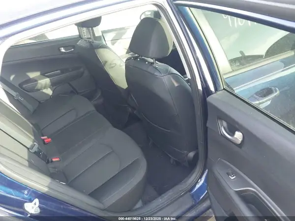 5XXGT4L31HG176830 2017 KIA OPTIMA - Image 8