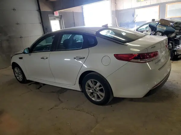 5XXGT4L31JG179443 2018 KIA OPTIMA - Image 2