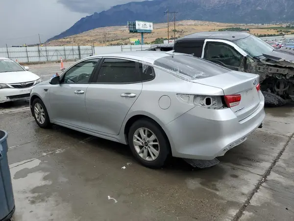 5XXGT4L31JG180513 2018 KIA OPTIMA - Image 2