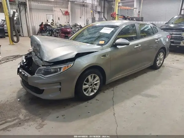 5XXGT4L31JG182794 2018 KIA OPTIMA - Image 2
