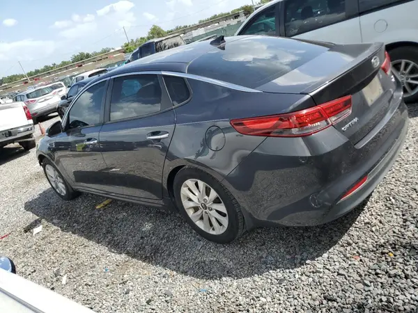 5XXGT4L31JG183136 2018 KIA OPTIMA - Image 2